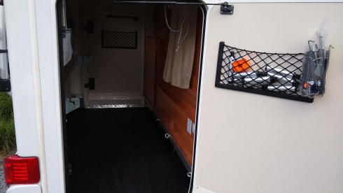 Experience our fully equipped Hymer Integrated. (Extra discount, see below)