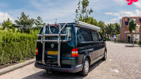 Menoenie – 4-person Volkswagen camper van