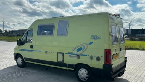 Adria twin – 2p Fiat bus uit 2005