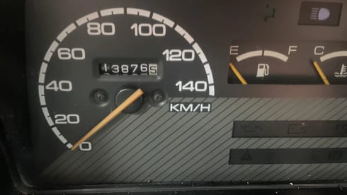 Van42  – Tiny Camper - 2 berth Toyota bus from 1988