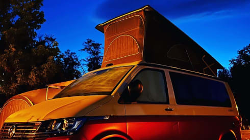 CALI Red/Grey – Volkswagen California Coast Red/Ascot Gray (2022)
