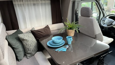 Fully and very luxuriously equipped 2 persons (max 3) Adria Matrix Suprème