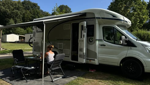 Rientje – 4p Chausson 777 titanium Premium Full Option Semi-Integrated 023
