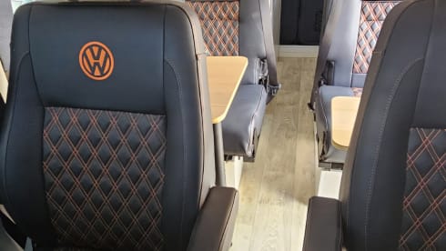 Explorer VW T6 Campervan ~ 4 berth ~ WET Room ~ AUTO