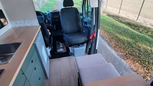 2p Mercedes-Benz bus uit 2017