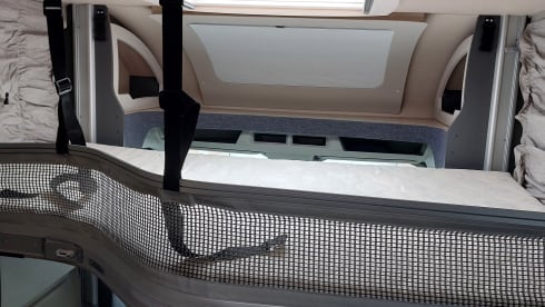 Autotrail F-74 automaat uit 2025 met 4 slaapplaatsen 