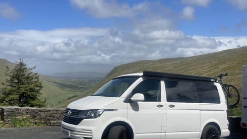 Avocet – 4 berth Volkswagen campervan from 2023
