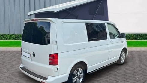 Haribo – 4 berth Volkswagen campervan from 2016