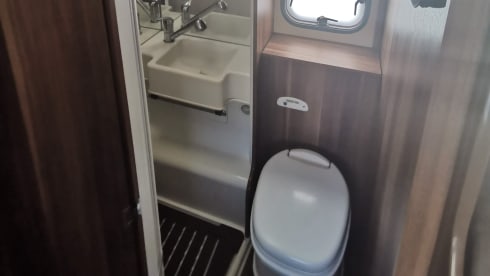 Samantha – Luxury 6 Birth 746 Rollerteam Motorhome