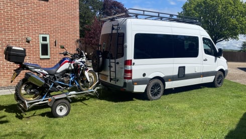 Mr Adventure  – 2 berth Mercedes-Benz Adventure Van