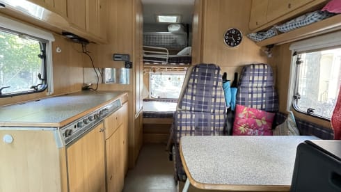 Real family camper! 4p Dethleff's alcove from 1999