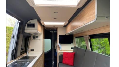 2p Hymer bus uit 2026