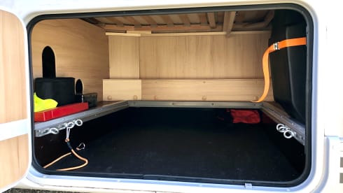 Very nice and complete spacious family camper for 2-4 persons