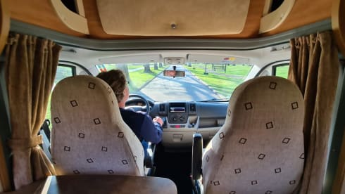 Rolling! – Wonderful, compact and spacious camper for 2-4 people
