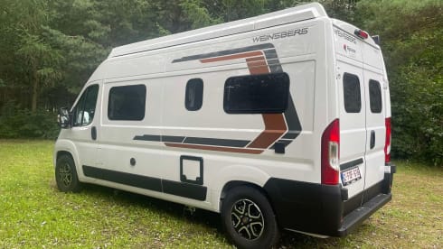 Bedsie – Recent (2024) nicely equipped Weinsberg Carabus 600 from 2024 