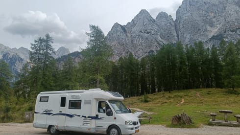 🦌🚎 – 🚐 Unique Laika with a powerful 2.8JTD engine and XXL garage