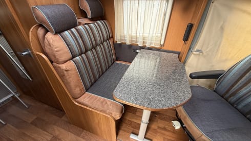 de dolfijn – 3p Dethleffs semi-integrated uit 2010
