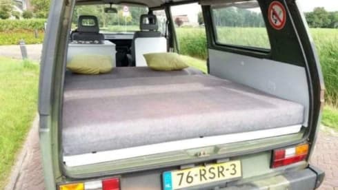 Campouflage  – 2p Volkswagen campervan from 1985
