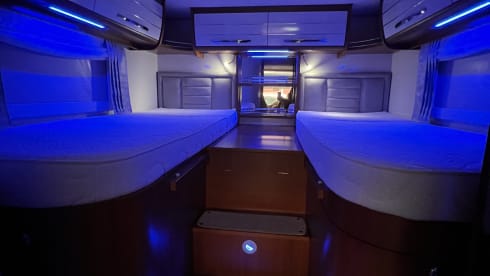 Casa Viaggio – Spacious Hobby Alcove Family Camper with fixed bunk bed