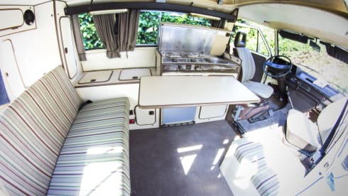 Louise Michel – Combi VW T25 T3 4/5 Pers Voorziening Van Westfalia