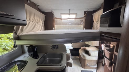 Integral 4 person camper super luxury 