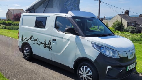 Maxi – Fully electric 2 berth campervan 