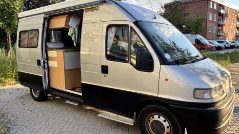 Henk – 2 persoons Fiat Ducato bus uit 1997 met optie voor baby