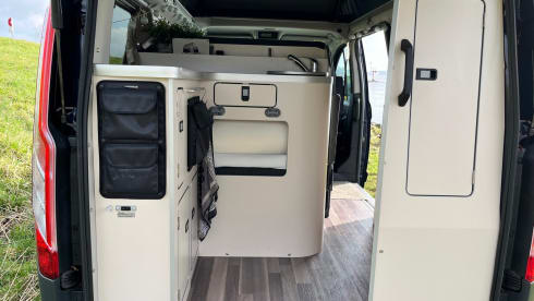 Nuggy  – 4p Ford bus from 2018