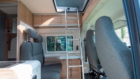 Hymer Ayers Rock 2022 with sleeping roof for 2 or 4 people