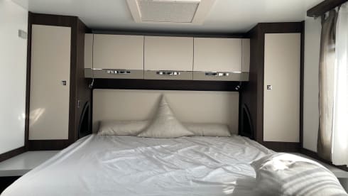 Camper 5P met large kingsize bed