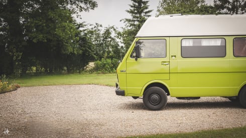 Manfred – VW LT28 - Atmospheric 2p camper bus from 1976