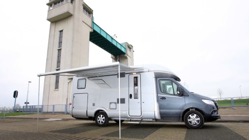 Glamper Camper – Hymer BMCT 680 5 persons!