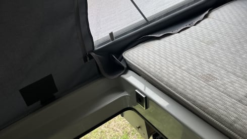 4p Mercedes-Benz Hymer camper met hefdak