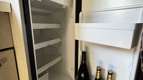 Olive – Mercedes S600 Free - Off grid home from home