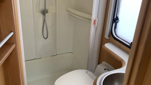 Alfie – 4 berth Renault semi-integrated from 2006