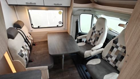 Sunlight-Wohnmobil mit 2 Schlafplätzen ab Baujahr 2020