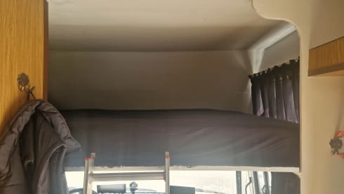 4p Mercedes-Benz alcove uit 1978