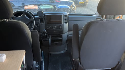 2p Mercedes-Benz bus uit 2017