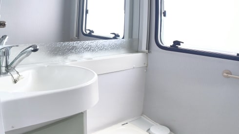 FamilyTime – 5p Knaus semi-integrated from 1996