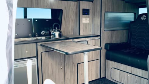 The Explorer – L'Explorer VW T6 4 couchettes Campervan - Automatique