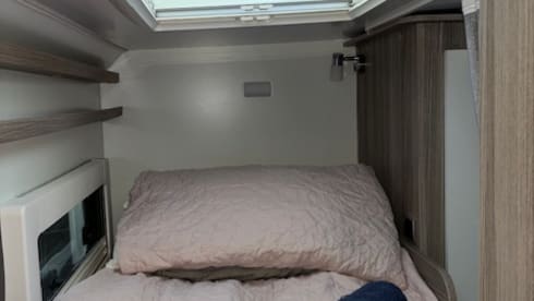 Beni – 6 Berth / 6 Seatbelt Benimar Primero 313
