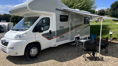 The Adventurer – 6 berth Peugeot AutoQuest 180 
