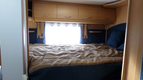 CAMPING CAR MERCEDES PILOT INTEGRAL BVA 4 PLACES