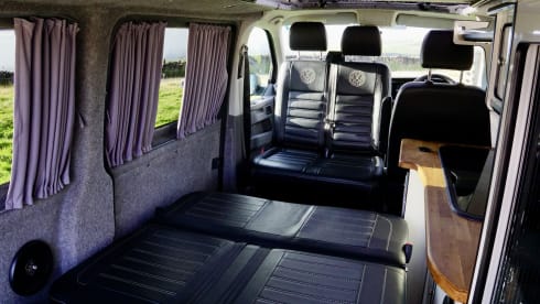 Gary – 4 berth Volkswagen Transporter Campervan