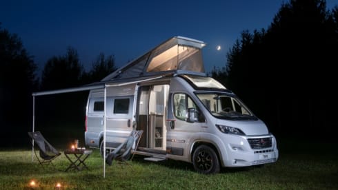 Adria Twin Sport 640 SGX – New 2025 spacious Campervan for 4
