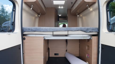 Sun Living Flexo 6.40 , 2 sleeping 4 seats, length beds, air conditioning!!