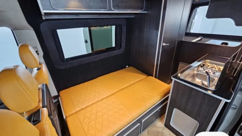Doogle – 5 berth Vw Crafter campervan lwb