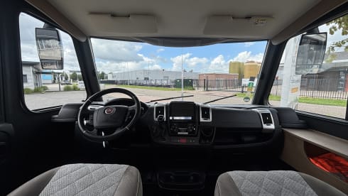 i338 AUTOMAAT – i338 camper AUTOMATIC
