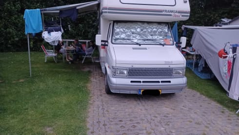 Wonderful spacious family camper for rent