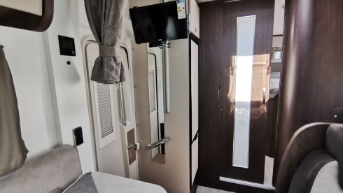 Gloednieuwe super uitgeruste Camper